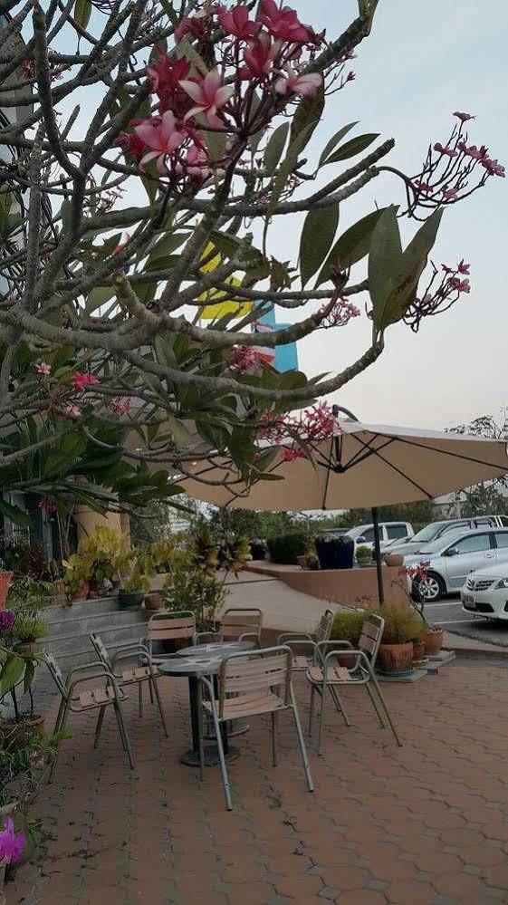 Kiengpiman Hotel Mukdahan Exteriör bild